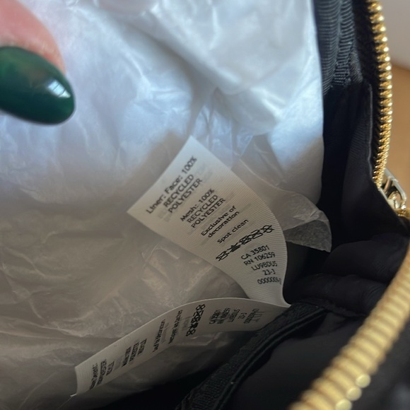 Lululemon NWT Everywhere 2L Fleece Belt Bag, includes reusable Lululemon bag - Picture 13 of 15